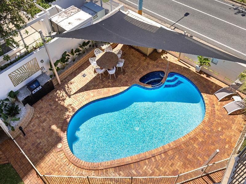 Bayview Beach Holiday Apartments image
