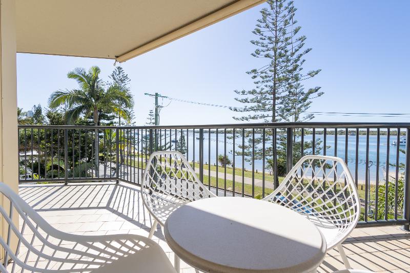 Bayview Beach Holiday Apartments image