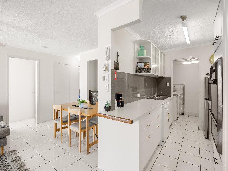Bayview Beach Holiday Apartments image