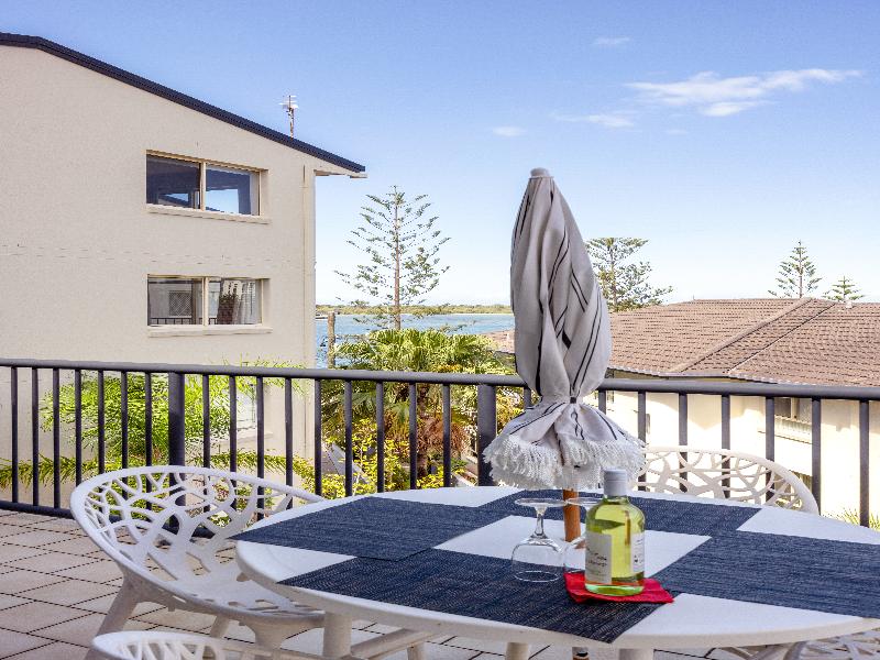Bayview Beach Holiday Apartments image