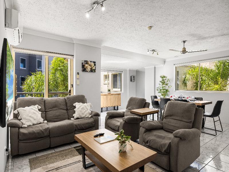 Bayview Beach Holiday Apartments image