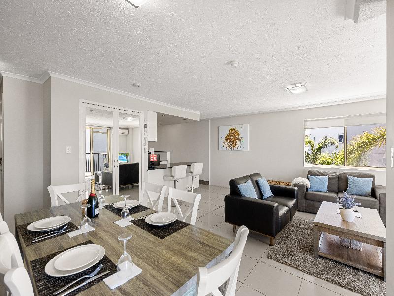 Bayview Beach Holiday Apartments image