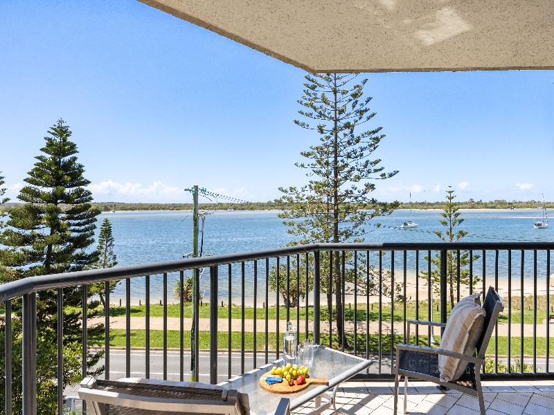 Bayview Beach Holiday Apartments image