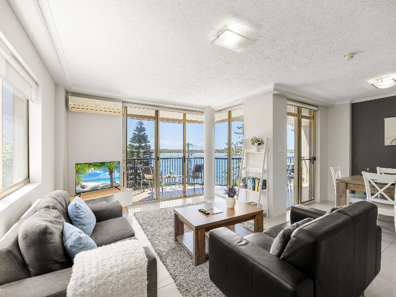 Bayview Beach Holiday Apartments image