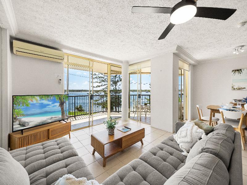 Bayview Beach Holiday Apartments image