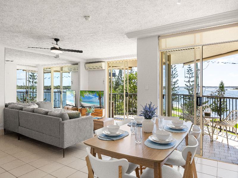 Bayview Beach Holiday Apartments image