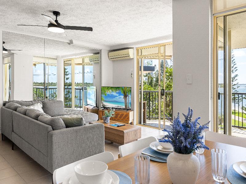 Bayview Beach Holiday Apartments image
