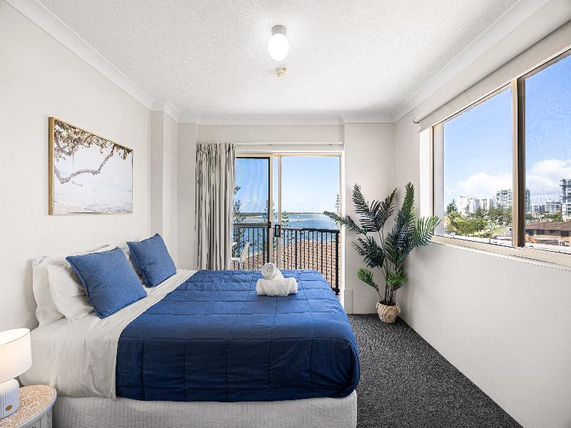 Bayview Beach Holiday Apartments image