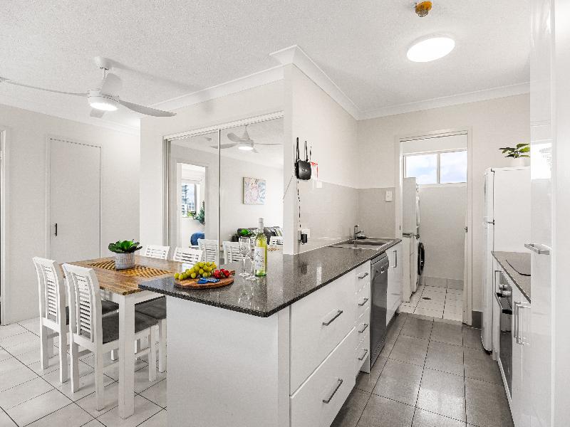 Bayview Beach Holiday Apartments image
