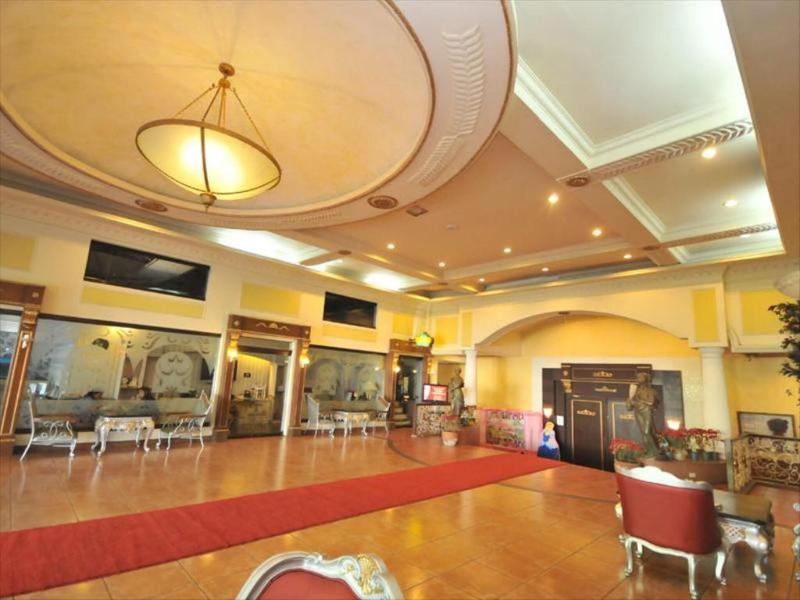 Queen Margarette Hotel Main image