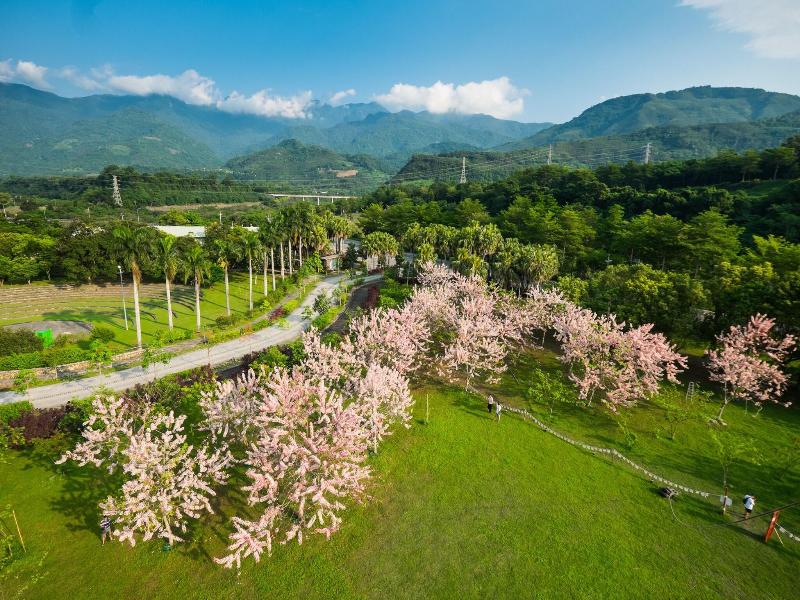 Luminous Hot Spring Resort  Spa image