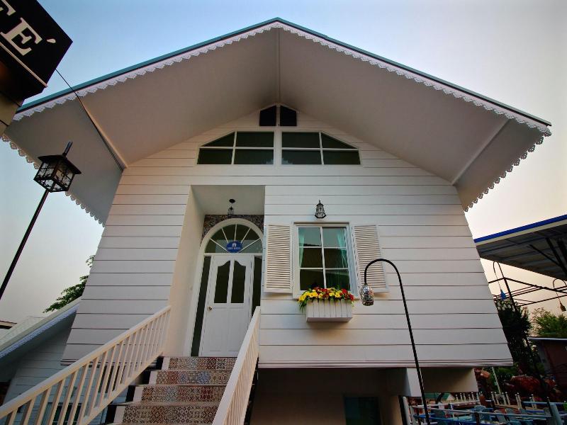 Yoko Riverkwai Hotel  Resort