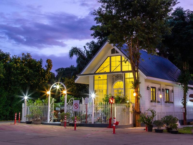 Yoko Riverkwai Hotel  Resort