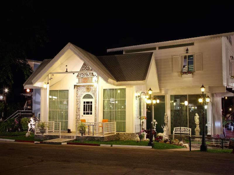Yoko Riverkwai Hotel  Resort