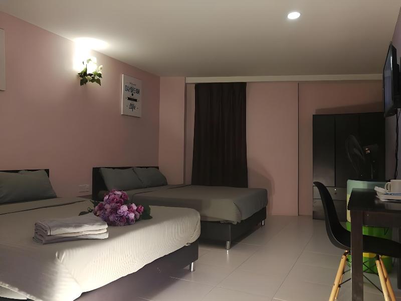 Live Com Hotel image