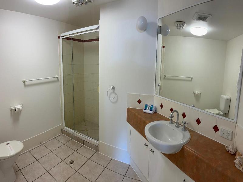 King'S Row Holiday Apartments image