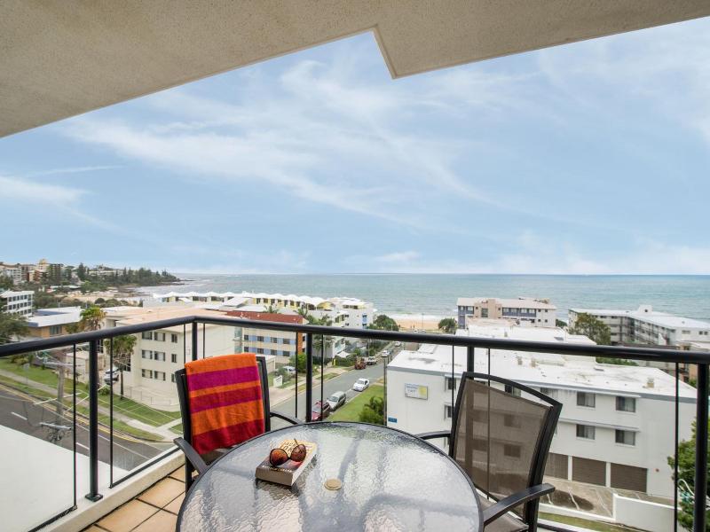 King'S Row Holiday Apartments image