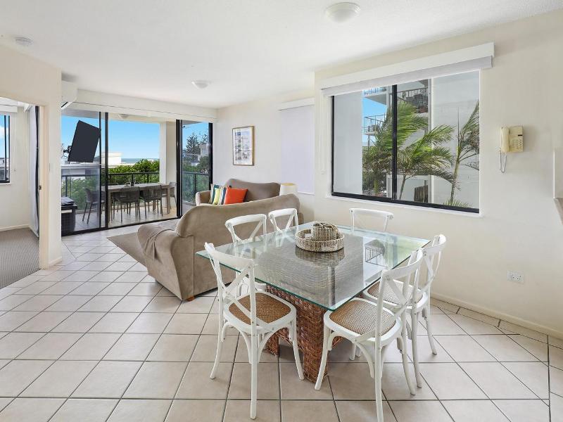 King'S Row Holiday Apartments image