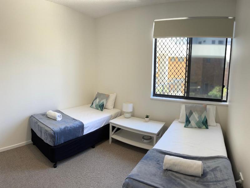 King'S Row Holiday Apartments image