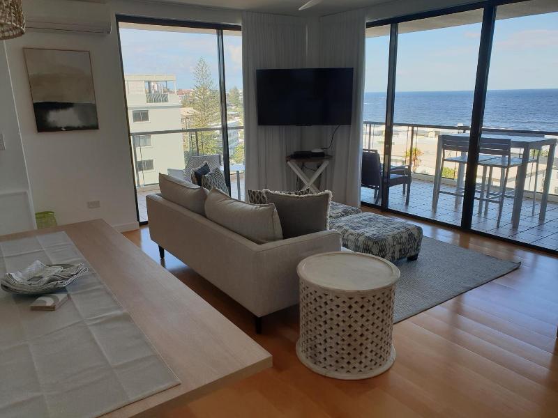 King'S Row Holiday Apartments image
