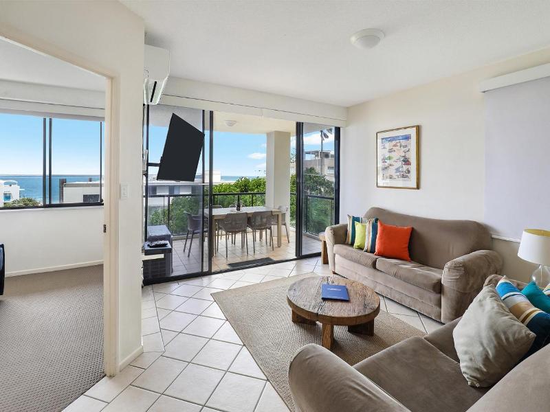 King'S Row Holiday Apartments image