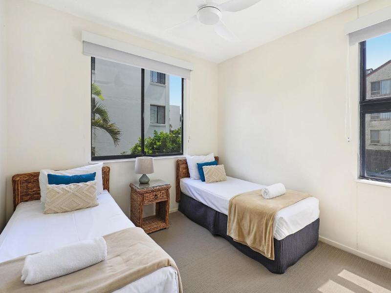 King'S Row Holiday Apartments image