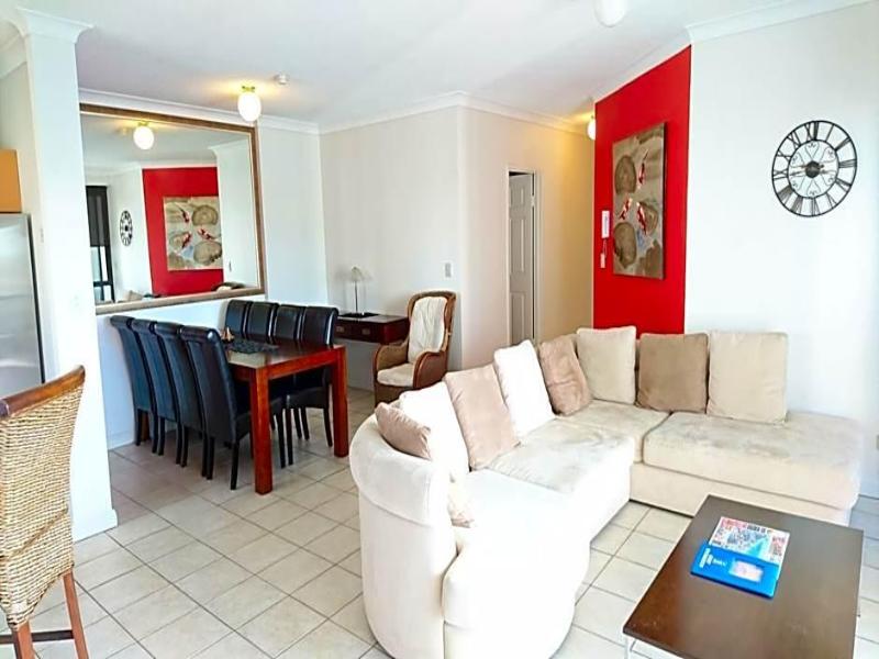 Surfers Hawaiian Holiday Apartments image