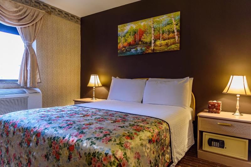 Flushing Central Hotel image