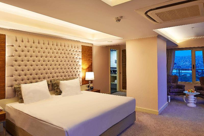 DoubleTree By Hilton Izmir Alsancak image