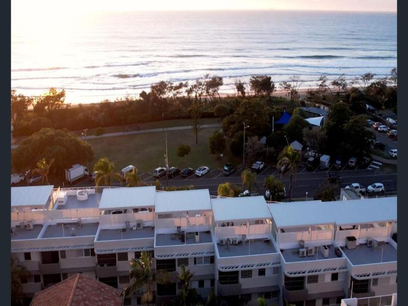 Sundeck Gardens Apartments image