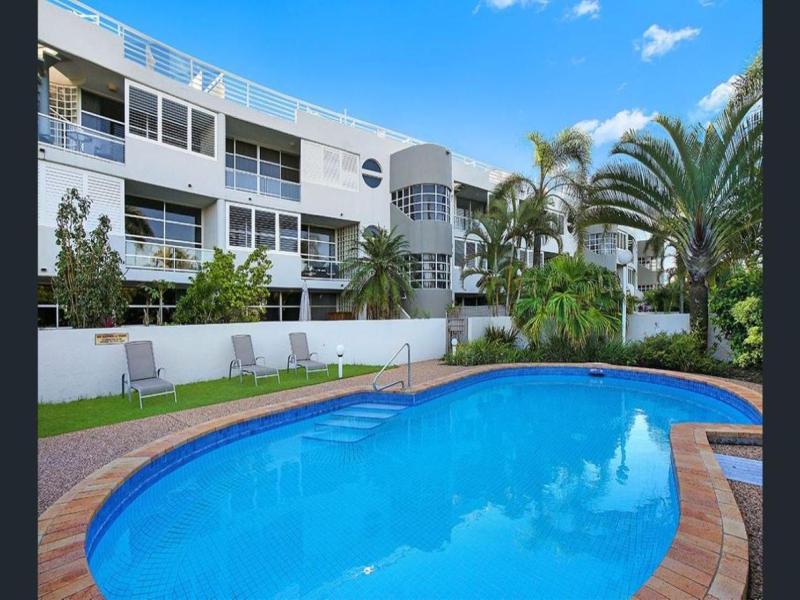 Sundeck Gardens Apartments image