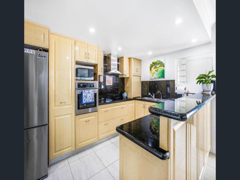 Sundeck Gardens Apartments image