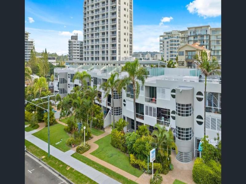 Sundeck Gardens Apartments image