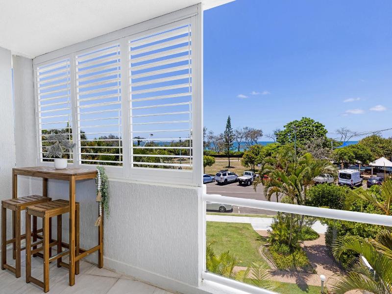 Sundeck Gardens Apartments image