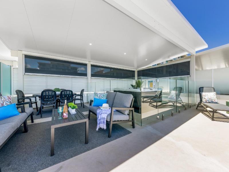 Sundeck Gardens Apartments image