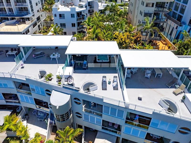 Sundeck Gardens Apartments image