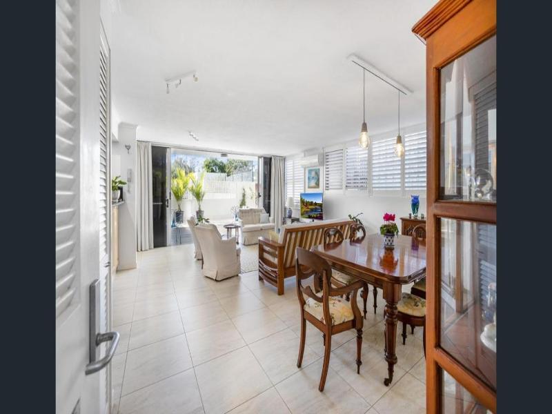 Sundeck Gardens Apartments image