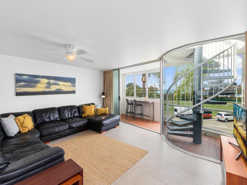 Sundeck Gardens Apartments image