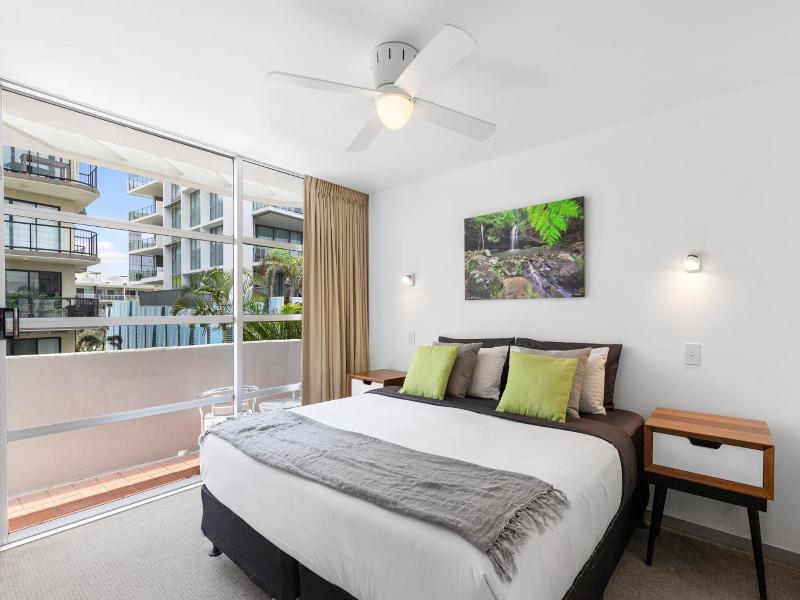 Sundeck Gardens Apartments image