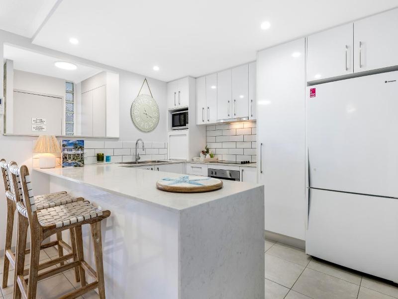 Sundeck Gardens Apartments image