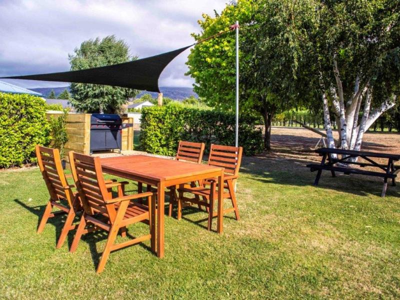 Lake Dunstan Motel image