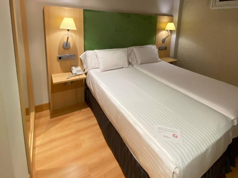 U Hotel Villa-Goma image