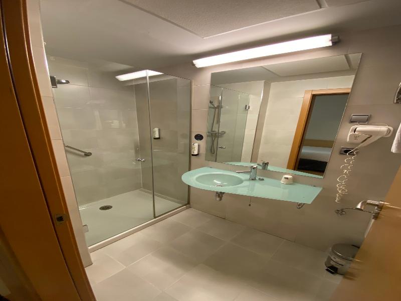 U Hotel Villa-Goma image