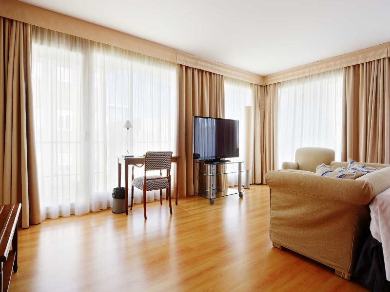 U Hotel Villa-Goma image
