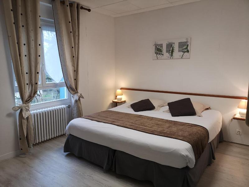 Brit Hotel Les Camelias image