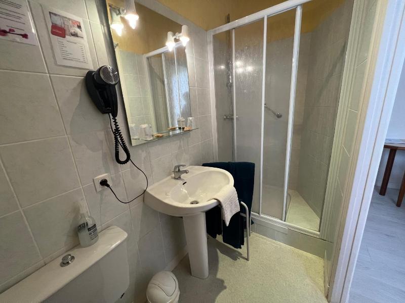 Brit Hotel Les Camelias image
