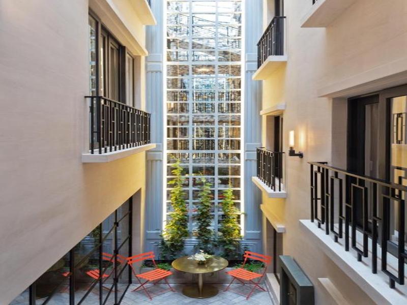 The Alest Hotel image