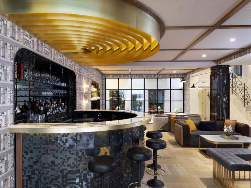 The Alest Hotel image