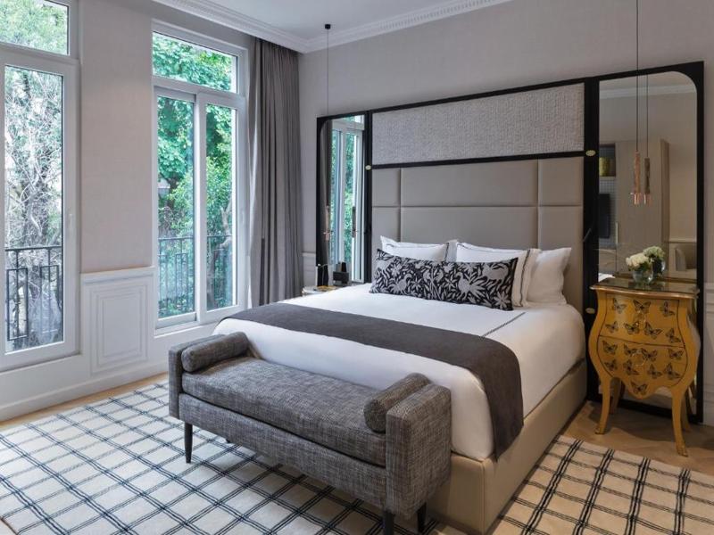 The Alest Hotel image
