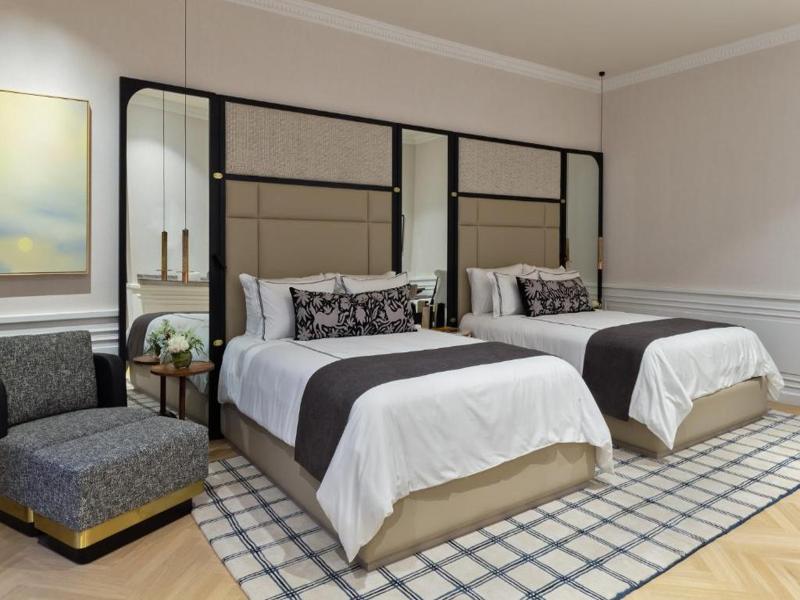 The Alest Hotel image
